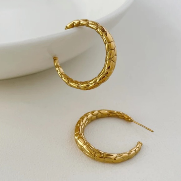 Snail round earrings - Picture 4 of 4